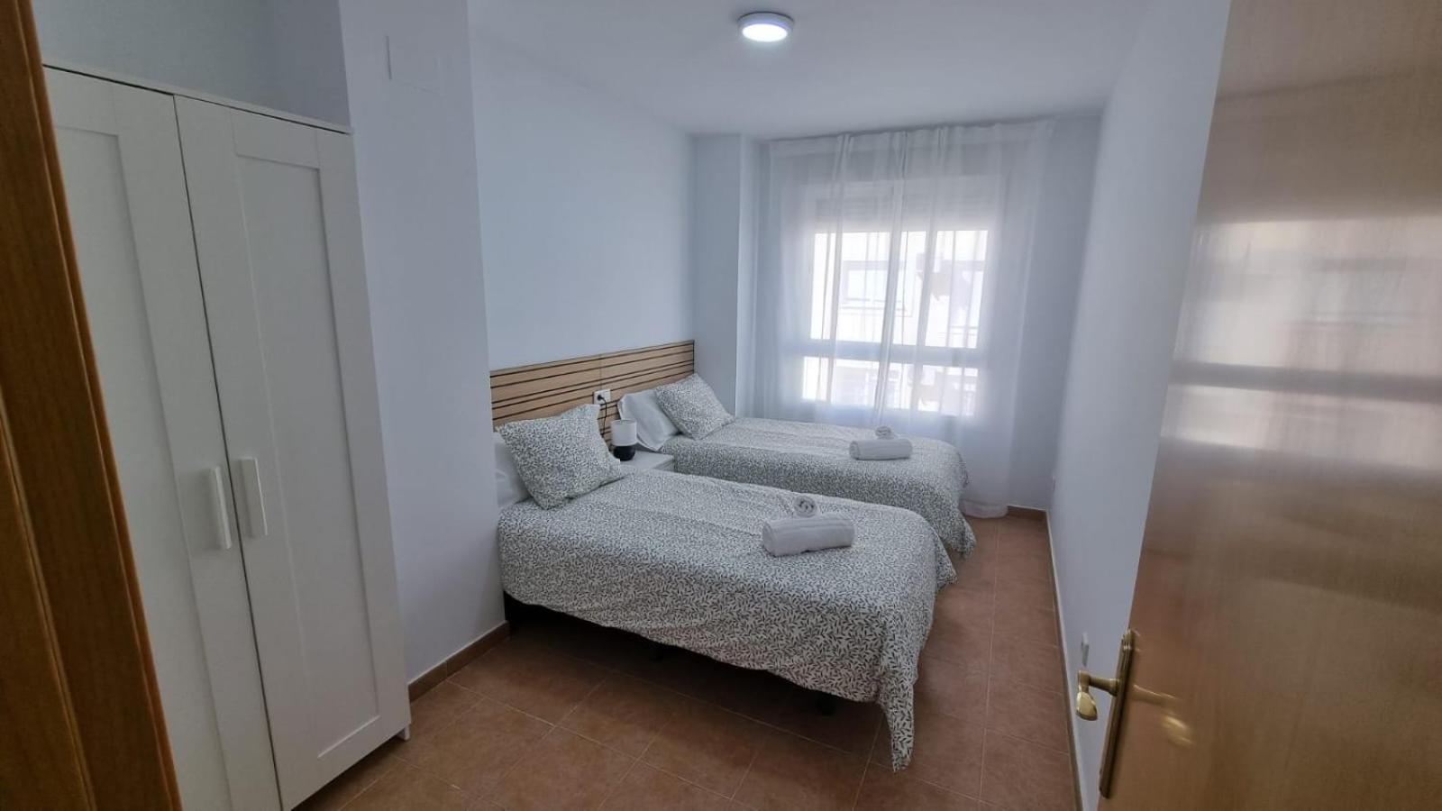 Moderno Apartamento 3 Dormitorios, Garaje Y Piscina La Algaba エクステリア 写真